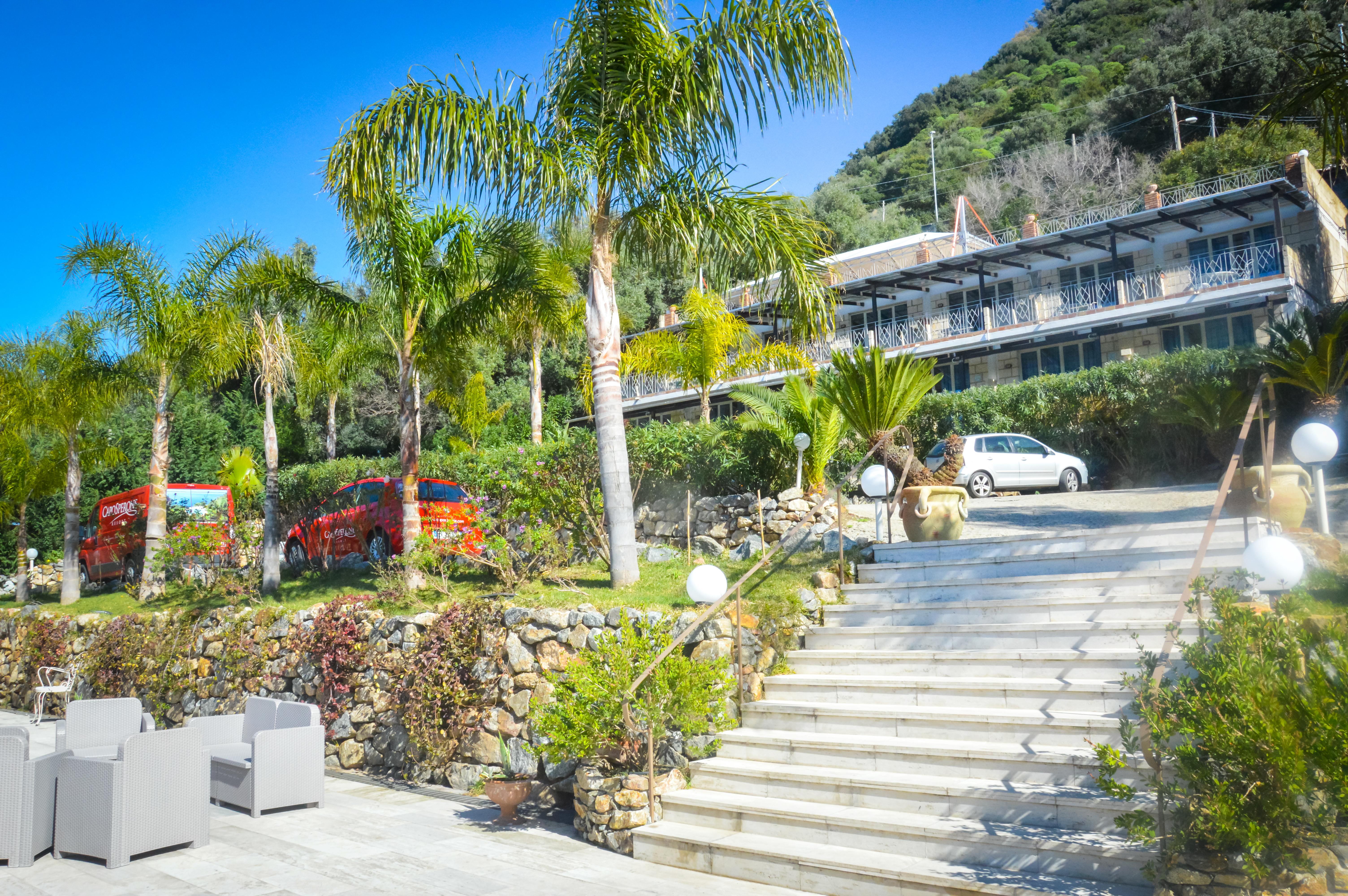 Caposperone Resort Пальми Экстерьер фото